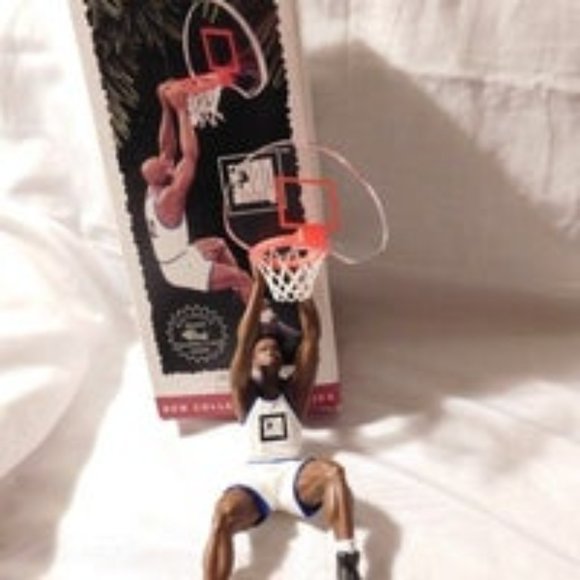 Shaquille O’Neal Hallmark Keepsake Ornament - Picture 1 of 7